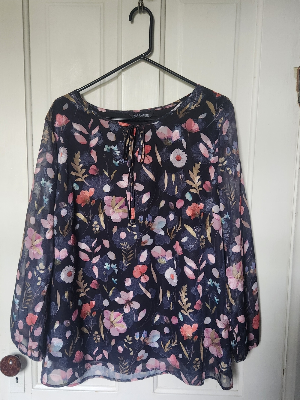 BloomChic Navy Floral Keyhole Peasant Blouse